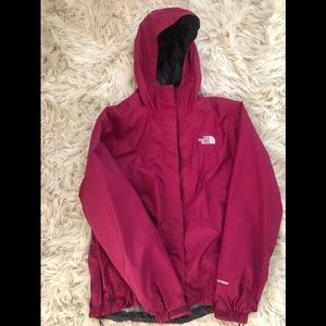 Women’s north face rain coat size Medium.